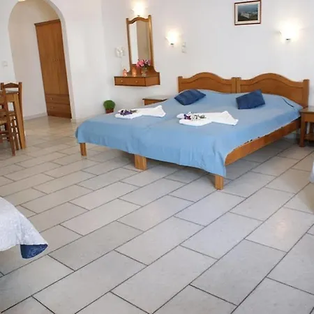 Naxos Dream Calypso מלון דירות 2*